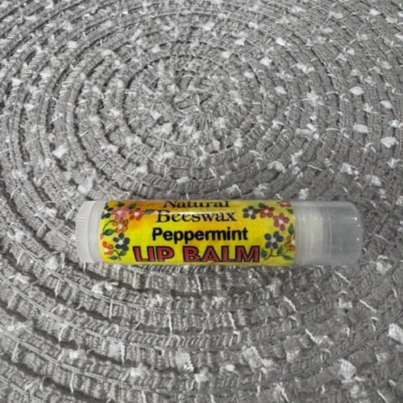 Lip Balm Made with Natural Beeswax - Peppermint Flavored - Picture 2 of 2